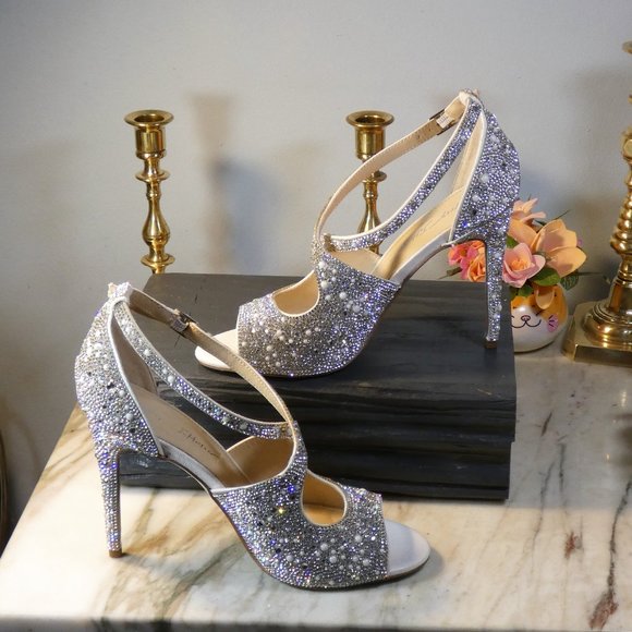 Like New EUC! Sexy and Elegant - Betsey Johnson SCOTI Heeled Sandal 8.5 $130 - Picture 9 of 14